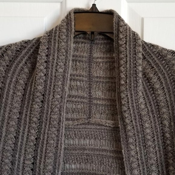 Sita Murt Cardigan Shawl - Picture 3 of 6